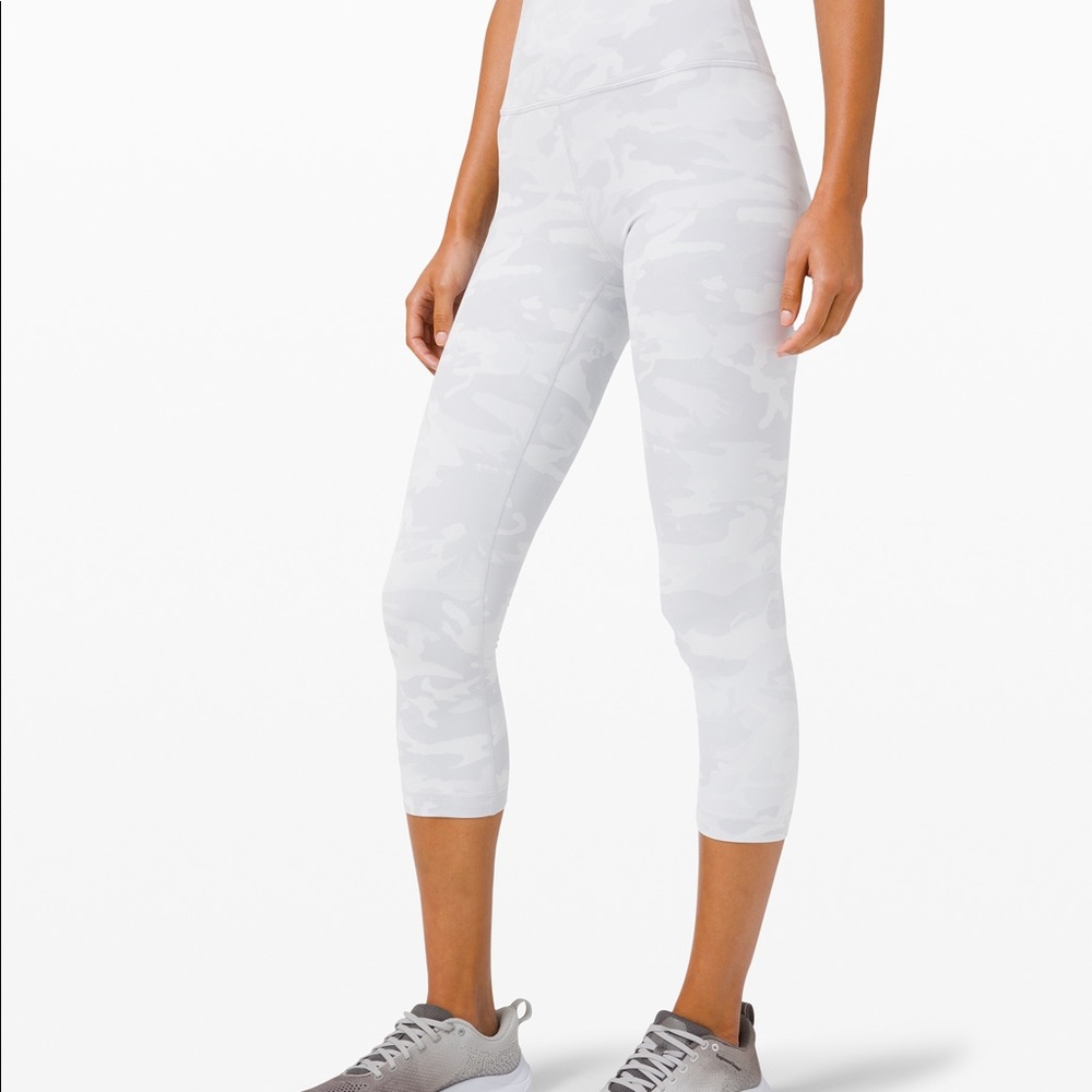 Lululemon Super High-Rise Cropped Pants